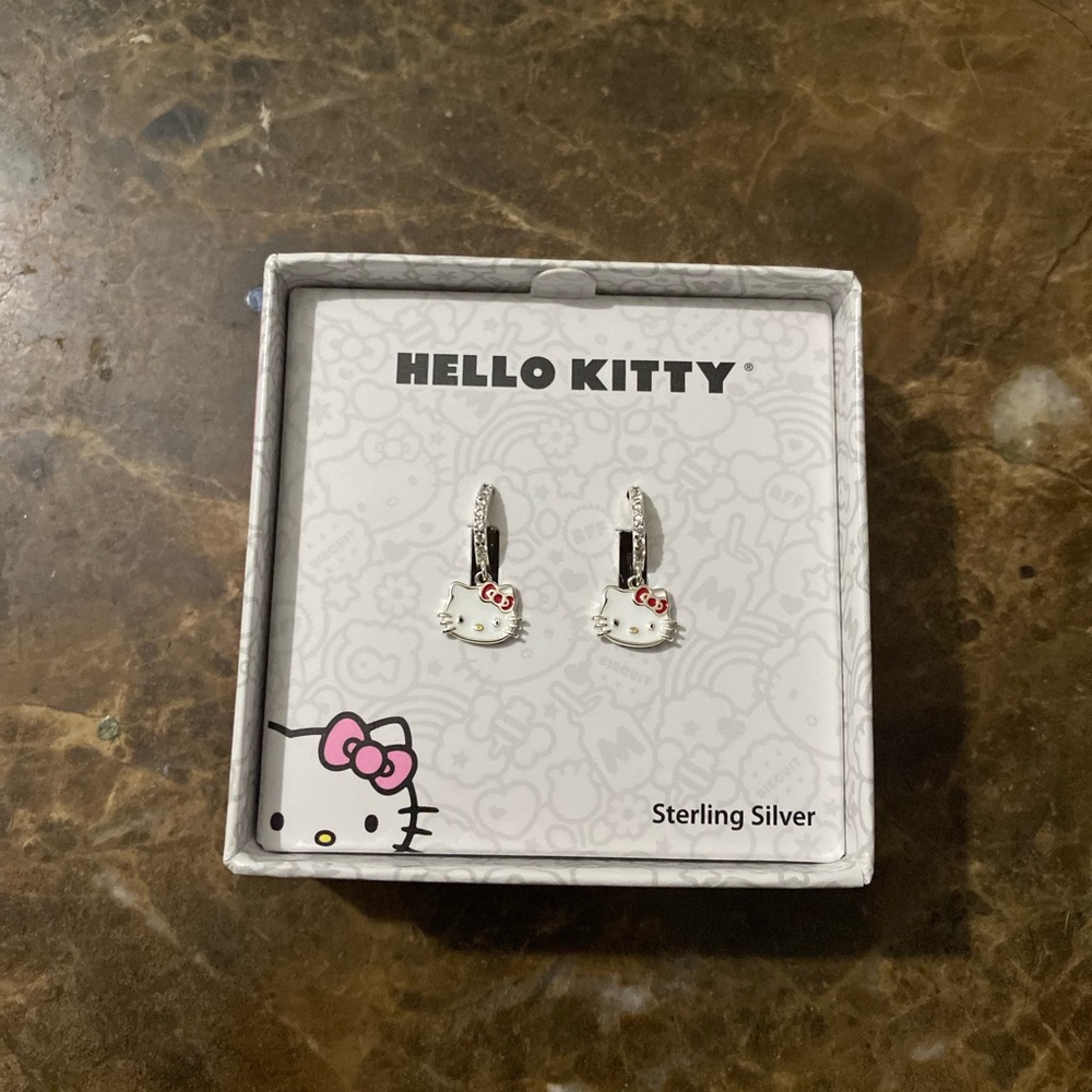HELLO KITTY EARRINGS